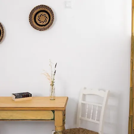 מלון דירות Exi Sea Side 4*