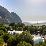 Exi Sea Side 公寓式酒店 佩里萨