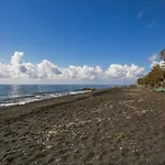 Exi Sea Side 4* Perissa (Santorini)