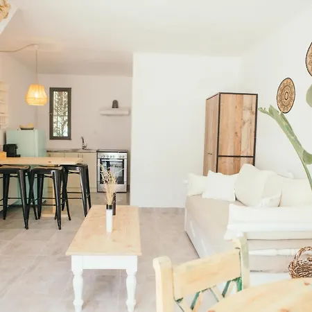 Exi Sea Side 4* Perissa (Santorini)